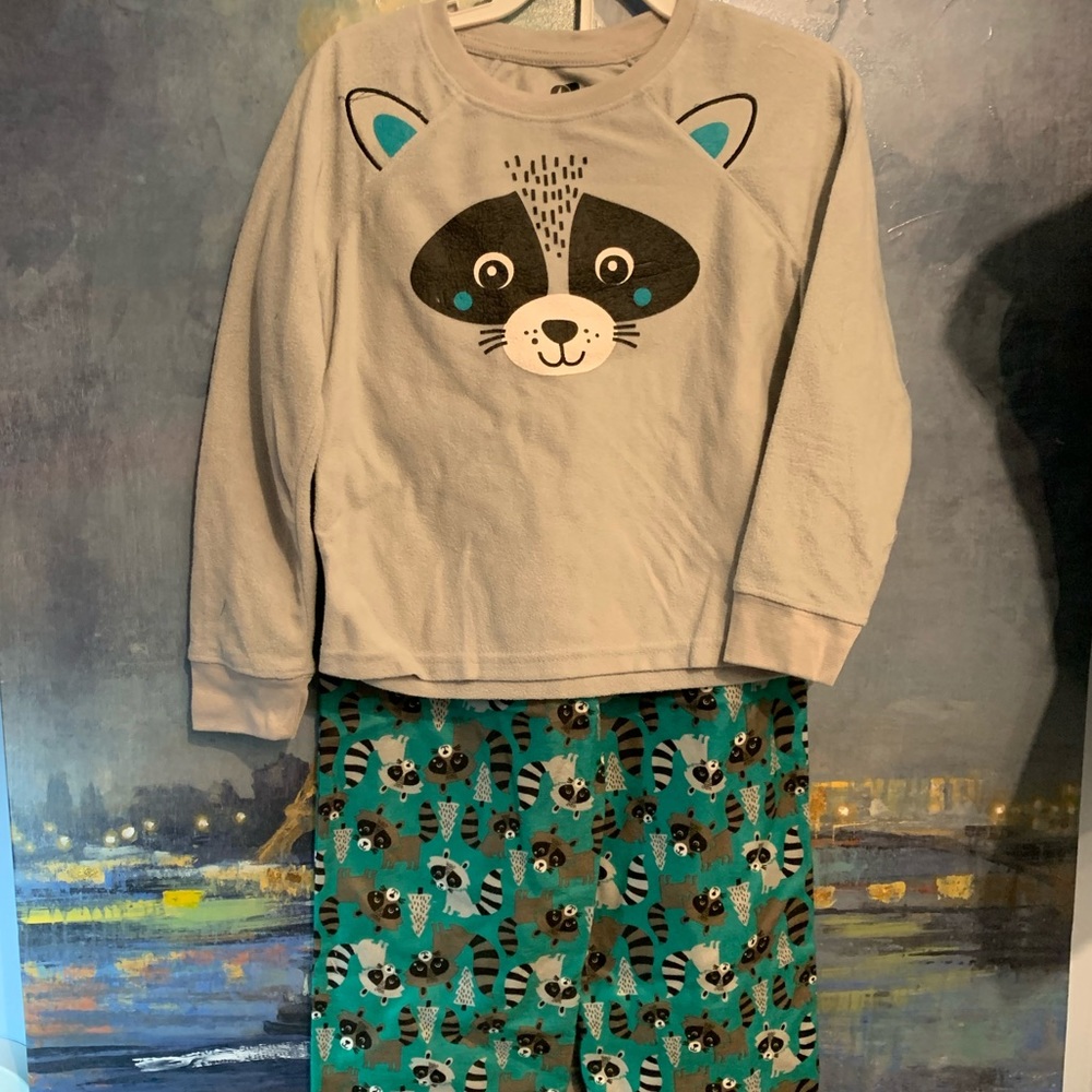 NWT Boys pajama set pant and sweater  S 6-7